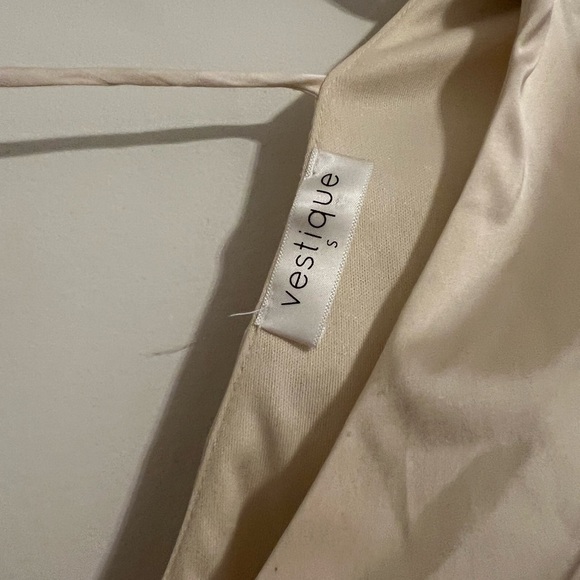 Fab’rik Cream Flutter Sleeve Top - Picture 4 of 5